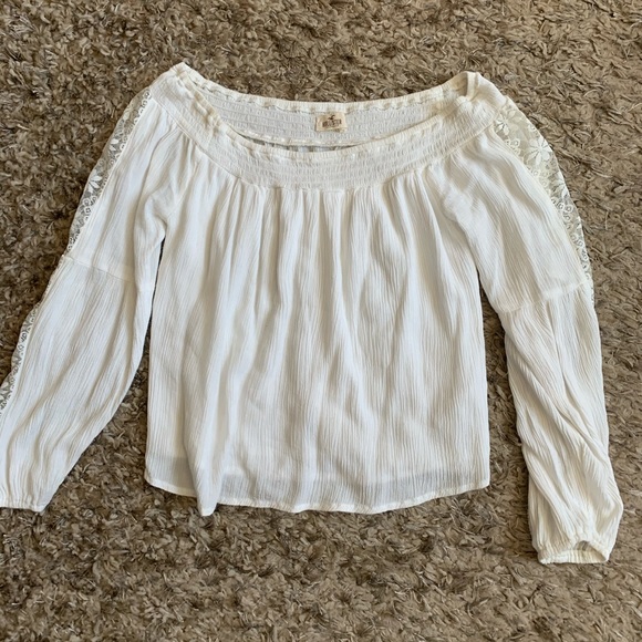 Hollister Ballon Sleeve Off the Shoulder Top - Picture 2 of 4